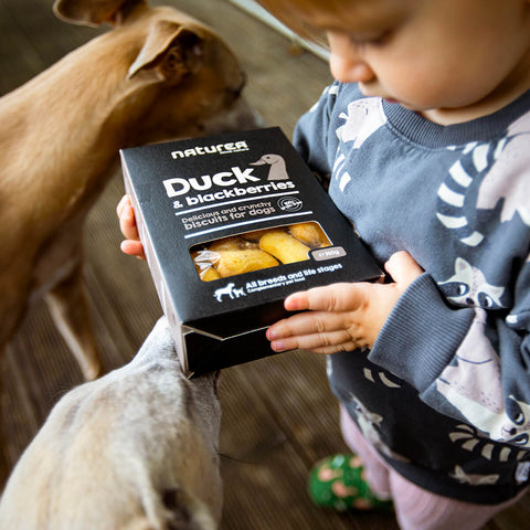 Naturea Duck & blackberries sušenky